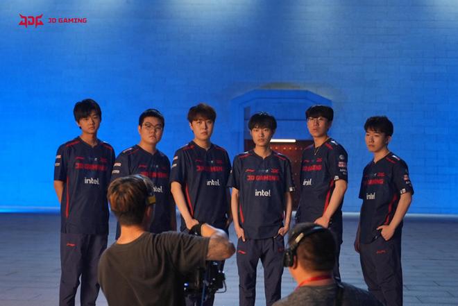 球运动员来 球运动员来