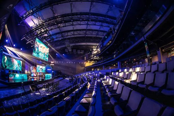 中超-蓉城2-1赛季三杀泰山王大雷染红费利佩双