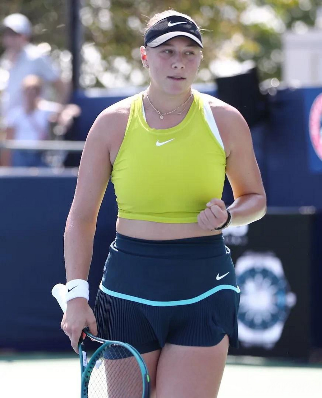 现出的顽强 现出的顽强